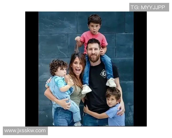 现代足球明星风采展现与背后故事的深度剖析与解读 现代足球明星风采展现与背后故事的深度剖析与解读