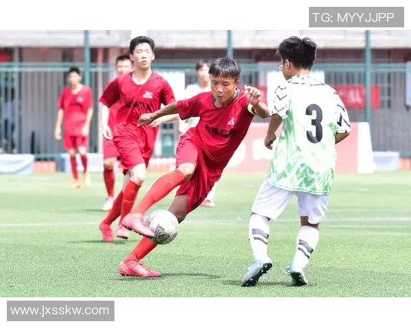 与足球明星共享美好时光的真实就餐瞬间回顾