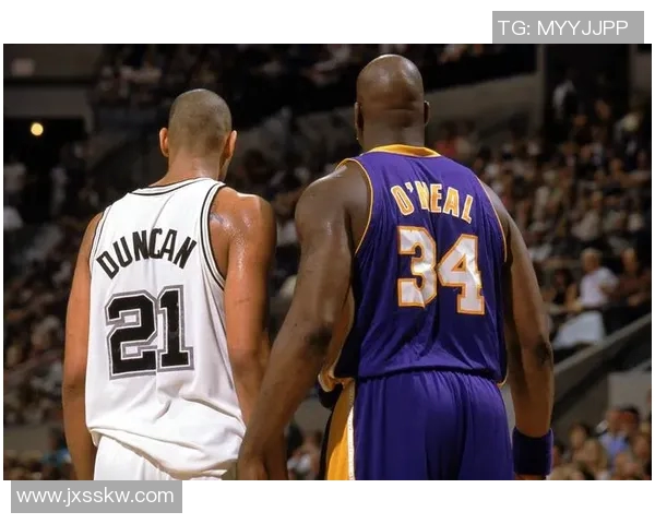 姚明与奥尼尔在热火的巅峰对决:篮球巨星的荣耀与传奇之战 姚明与奥尼尔在热火的巅峰对决:篮球巨星的荣耀与传奇之战