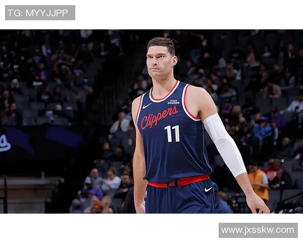 布鲁克洛佩斯:从篮球新星到NBA巨星的辉煌历程与成就解析 布鲁克洛佩斯:从篮球新星到NBA巨星的辉煌历程与成就解析