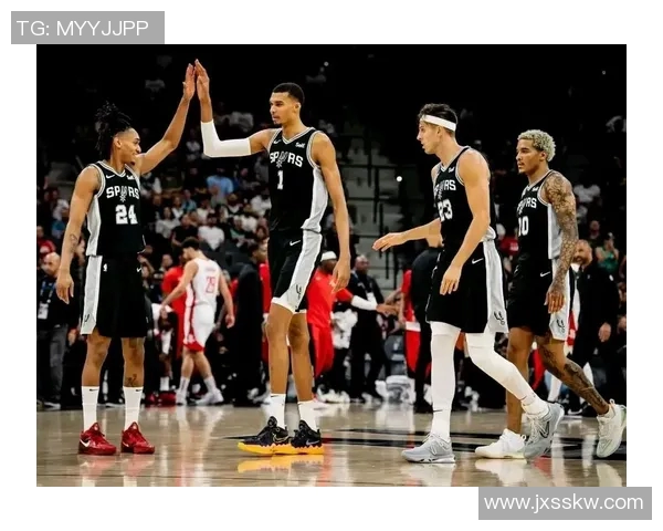 火箭队与马刺队精彩对决在线高清直播全程回放不容错过 火箭队与马刺队精彩对决在线高清直播全程回放不容错过